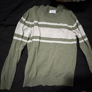 Old Navy Men's Olive Green and Light Gray Striped Crewneck Sweater